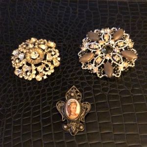 Lovely lot of 3 Brooches